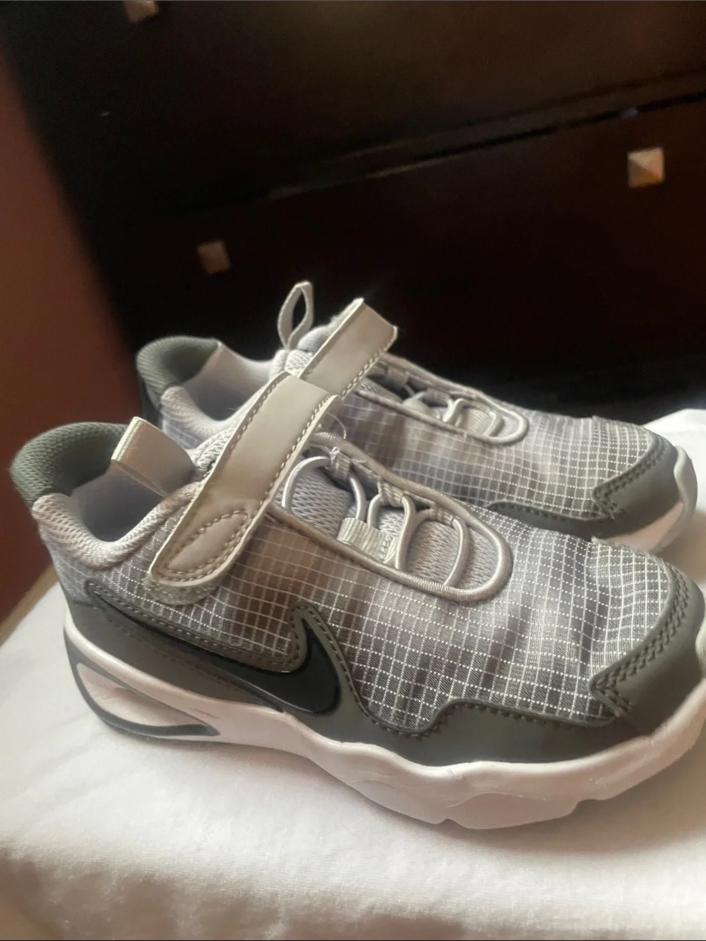 Nike Kids Grey and White Athletic Sneakers with Hook-and-Loop Strap